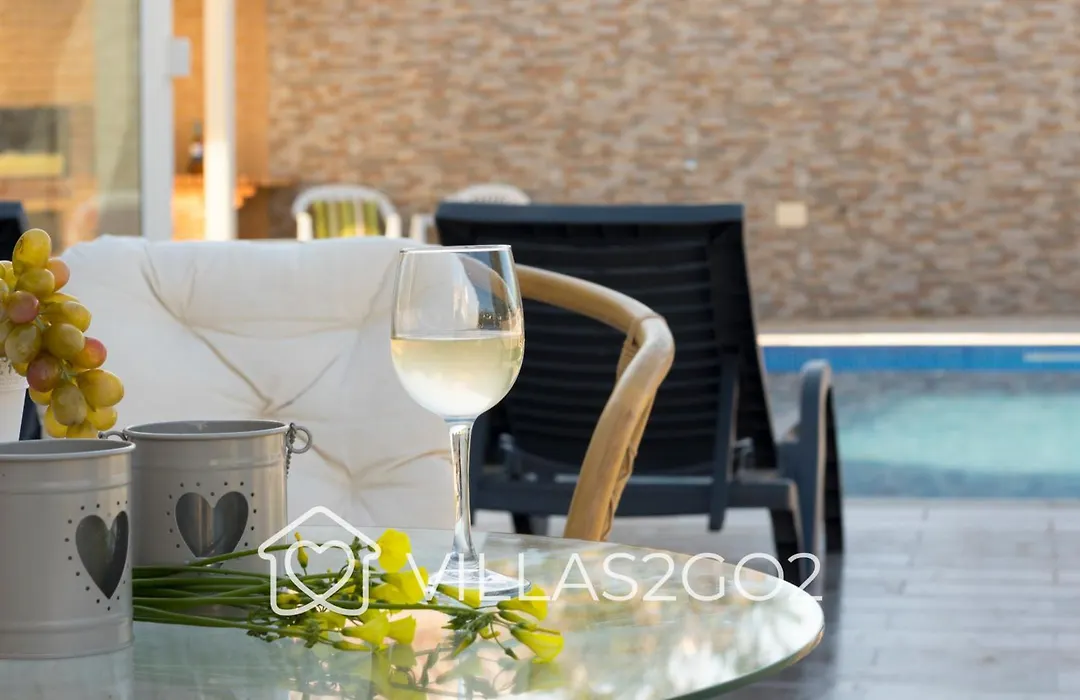 Villa Grace - 5 Bedroom Villa With Swimming Pool-1