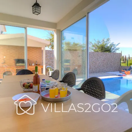 Villa Grace - 5 Bedroom Villa With Swimming Pool-3